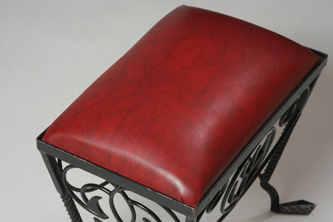 Rare iron stools, Taidetakomo Hakkarainen, Early 20th Century