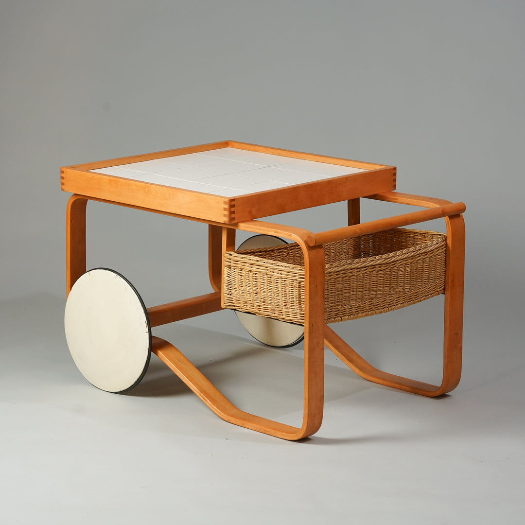 *varattu* Tarjoiluvaunu malli 900, Alvar Aalto, Oy Huonekalu- ja Rakennustyötehdas Ab, 1900-luvun puoliväli