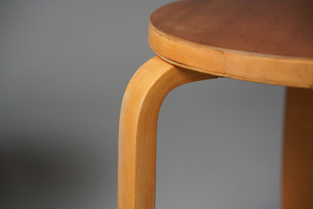 Rare model 60 stools (2 pieces), Alvar Aalto, Oy Huonekalu- ja Rakennustyötehdas Ab, 1940/1950s