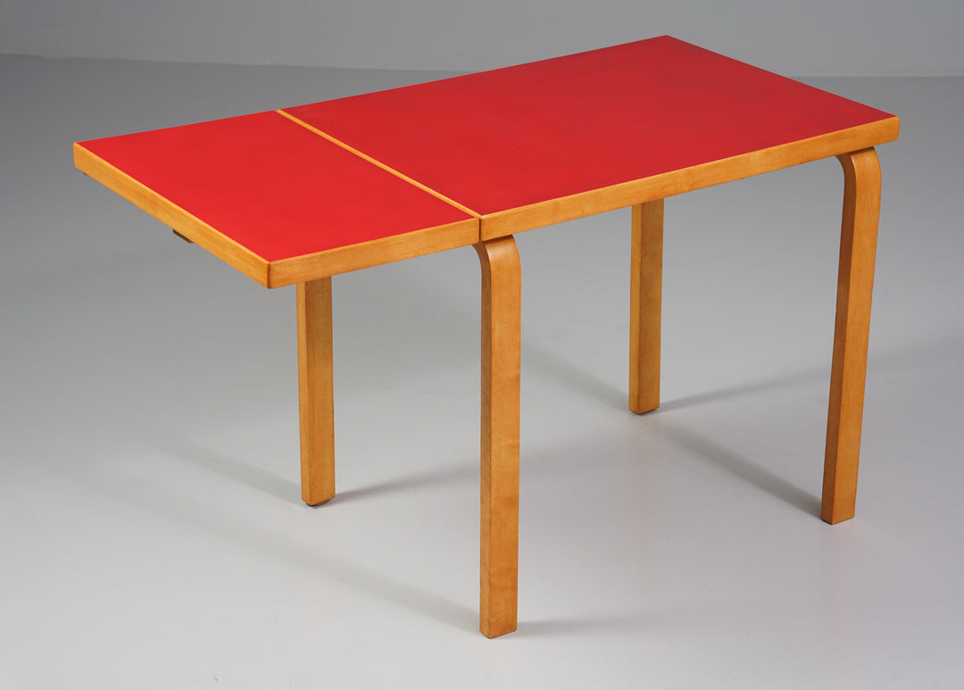 Model DL 82 drop-leaf table, Alvar Aalto, Oy Huonekalu- ja Rakennustytehdas Ab, 1950/1960s