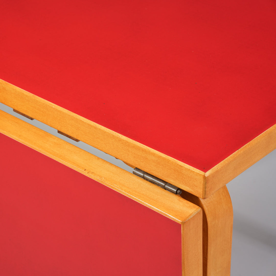 Model DL 82 drop-leaf table, Alvar Aalto, Oy Huonekalu- ja Rakennustytehdas Ab, 1950/1960s