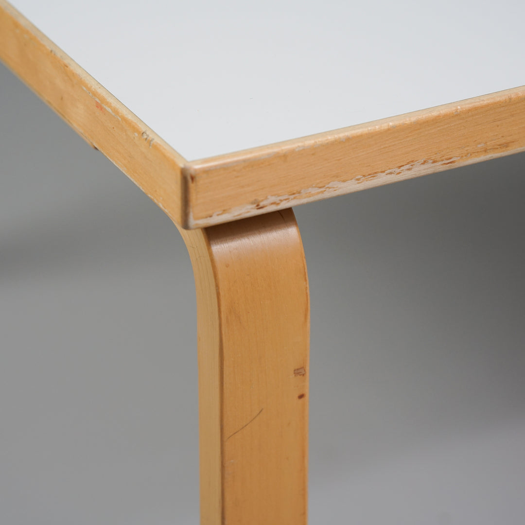 Ruokapöytä malli 84, Alvar Aalto, Artek, 2000-luvun alku (2kpl)
