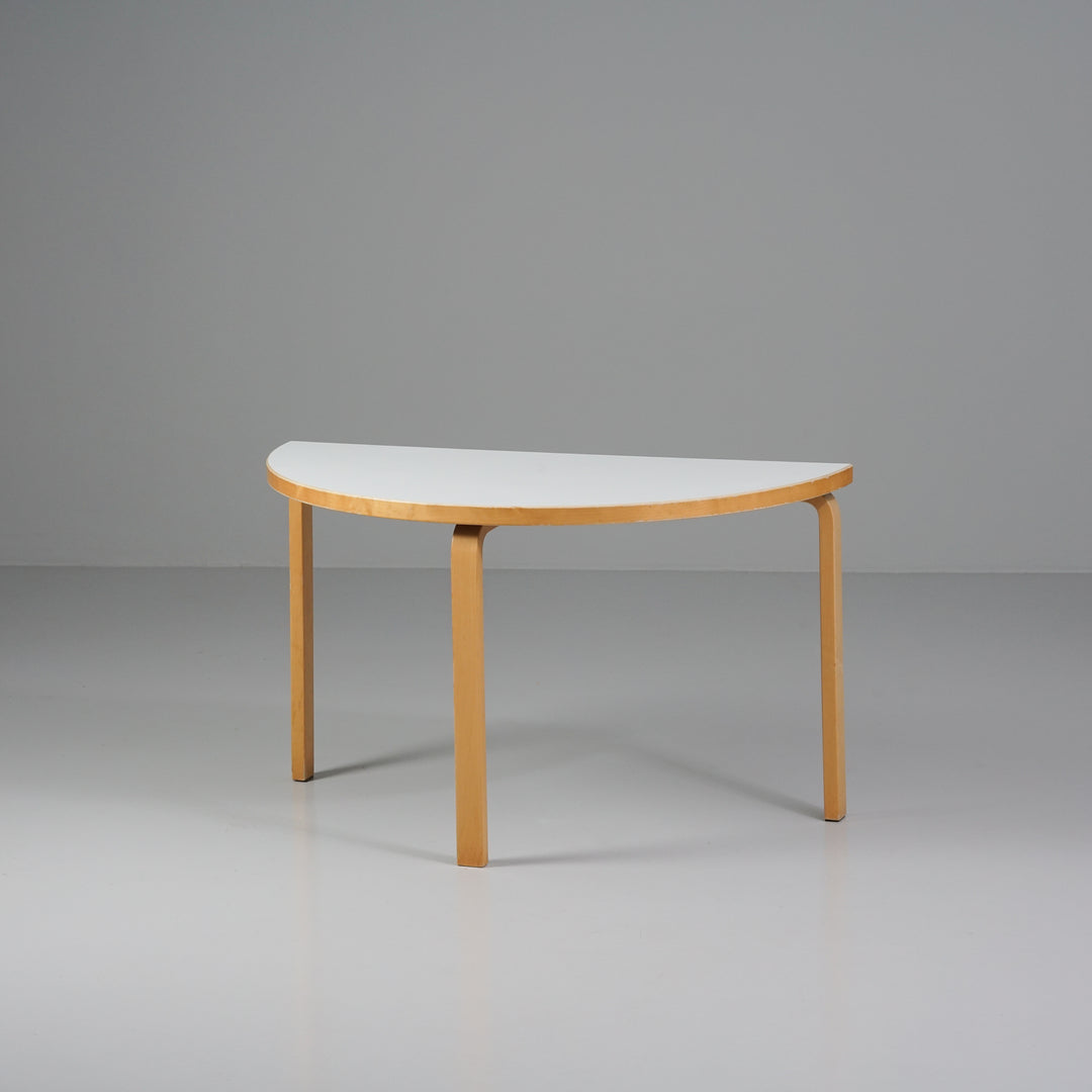 Malli 95 pöytä (4 kpl), Alvar Aalto, Artek, 2000-luvun alku