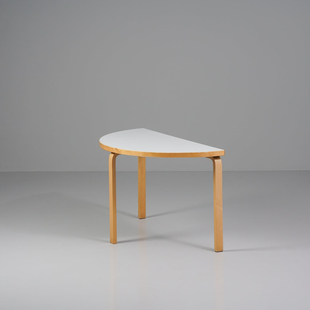 Malli 95 pöytä (4 kpl), Alvar Aalto, Artek, 2000-luvun alku