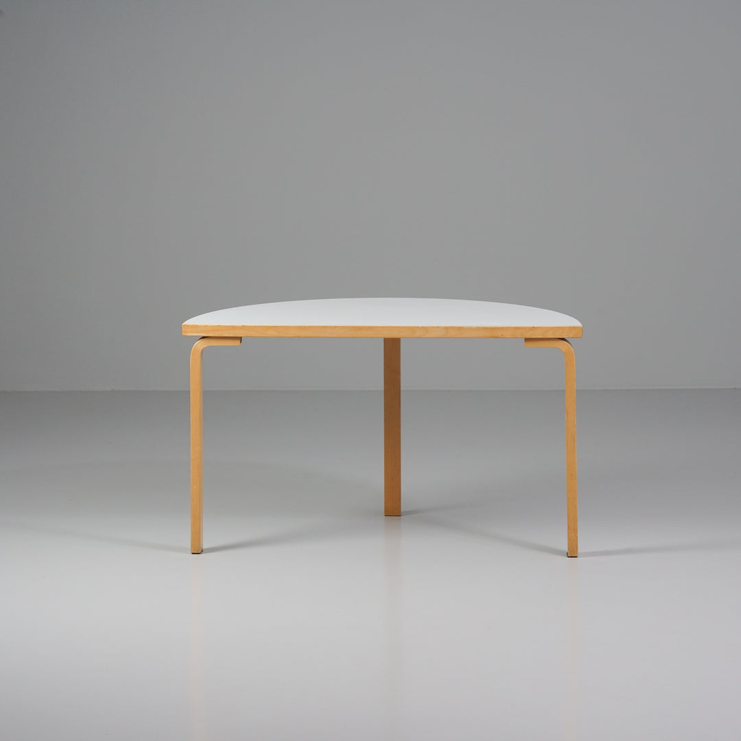 Malli 95 pöytä (4 kpl), Alvar Aalto, Artek, 2000-luvun alku