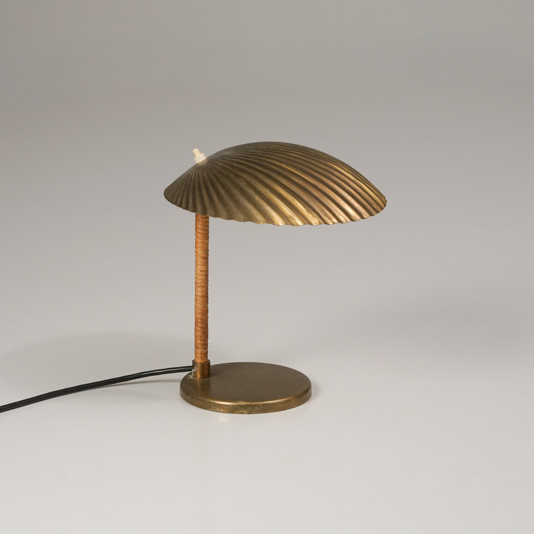 Model 5321 "Simpukka" table lamp,  Paavo Tynell, Taito Oy, 1930/1940s