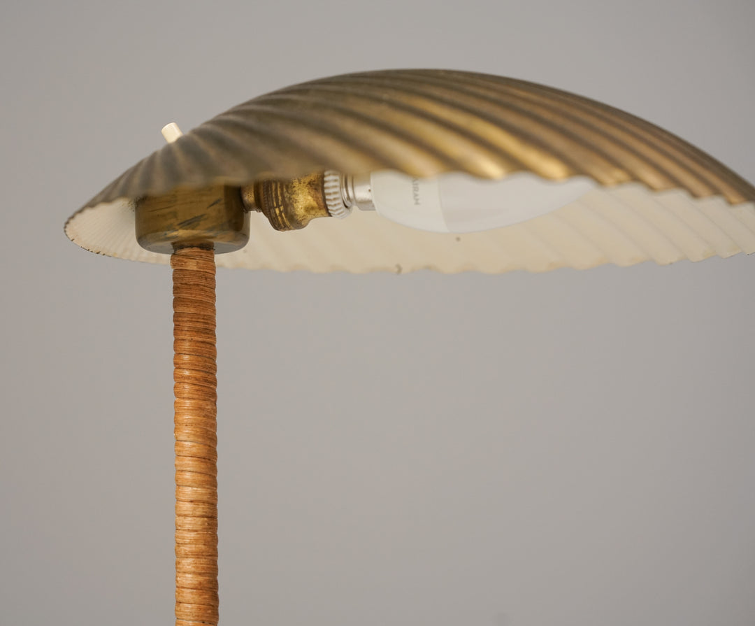 Model 5321 "Simpukka" table lamp,  Paavo Tynell, Taito Oy, 1930/1940s