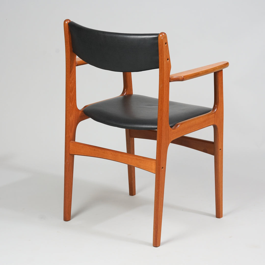 Dining room chairs with armrests (2 pieces), Denmark, 1960s