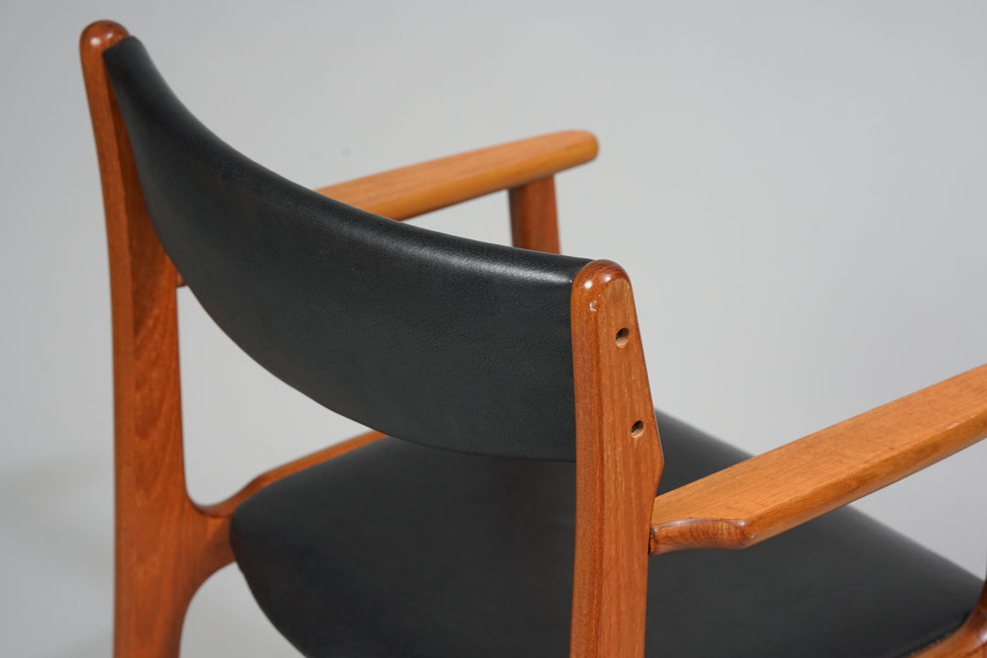 Dining room chairs with armrests (2 pieces), Denmark, 1960s
