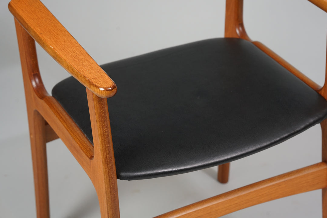 Dining room chairs with armrests (2 pieces), Denmark, 1960s