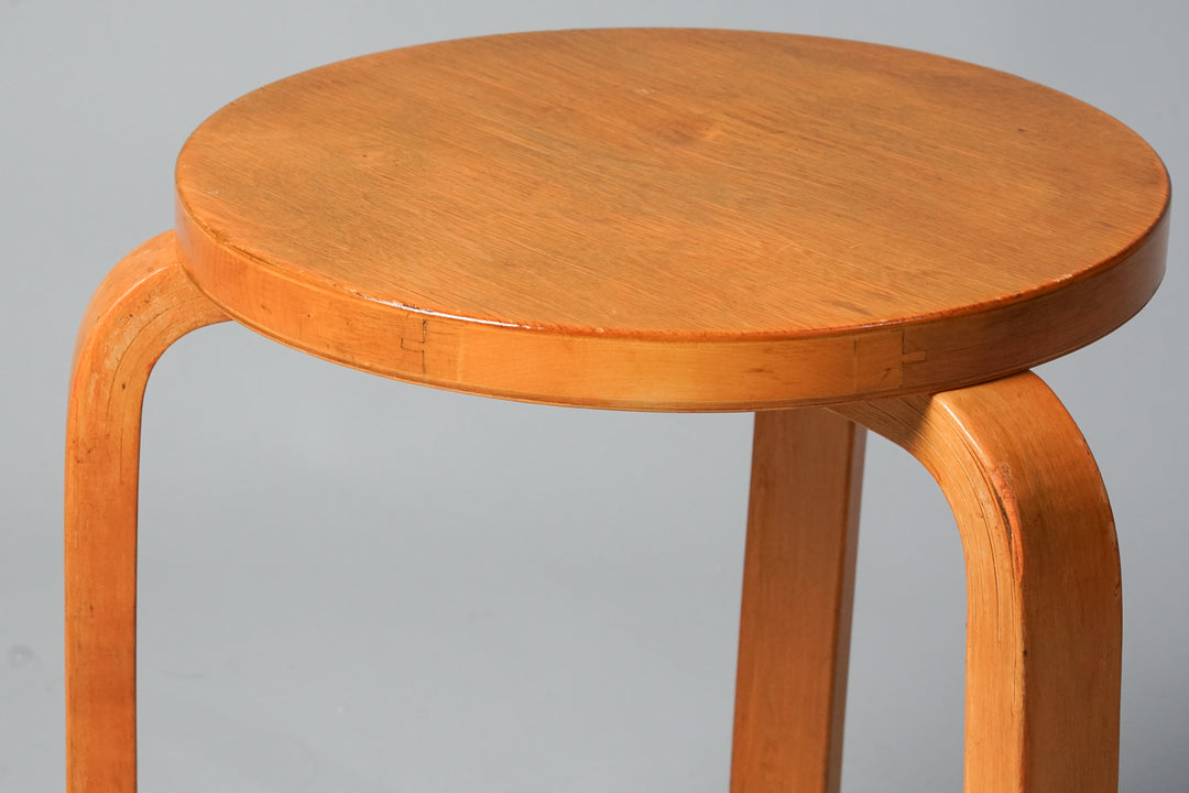 Stool model 60, Alvar Aalto, Oy Huonekalu- ja Rakennustyötehdas Ab, 1930/1940s