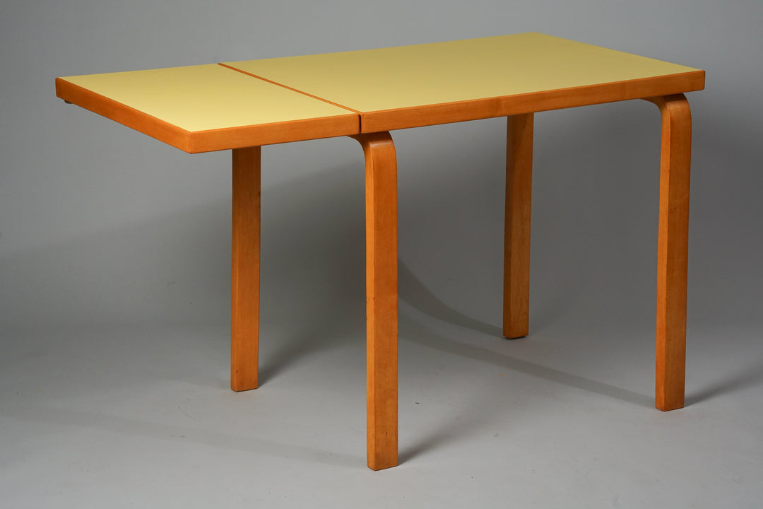 Table model DL 82,  Alvar Aalto, Oy Huonekalu- ja Rakennustyötehdas Ab, 1950s