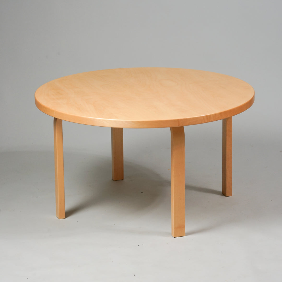 Coffee table, Alvar Aalto, Artek, 21st Century 