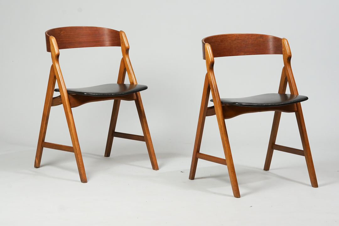 Chairs (2 pieces), Henning Kjaernulf, Denmark