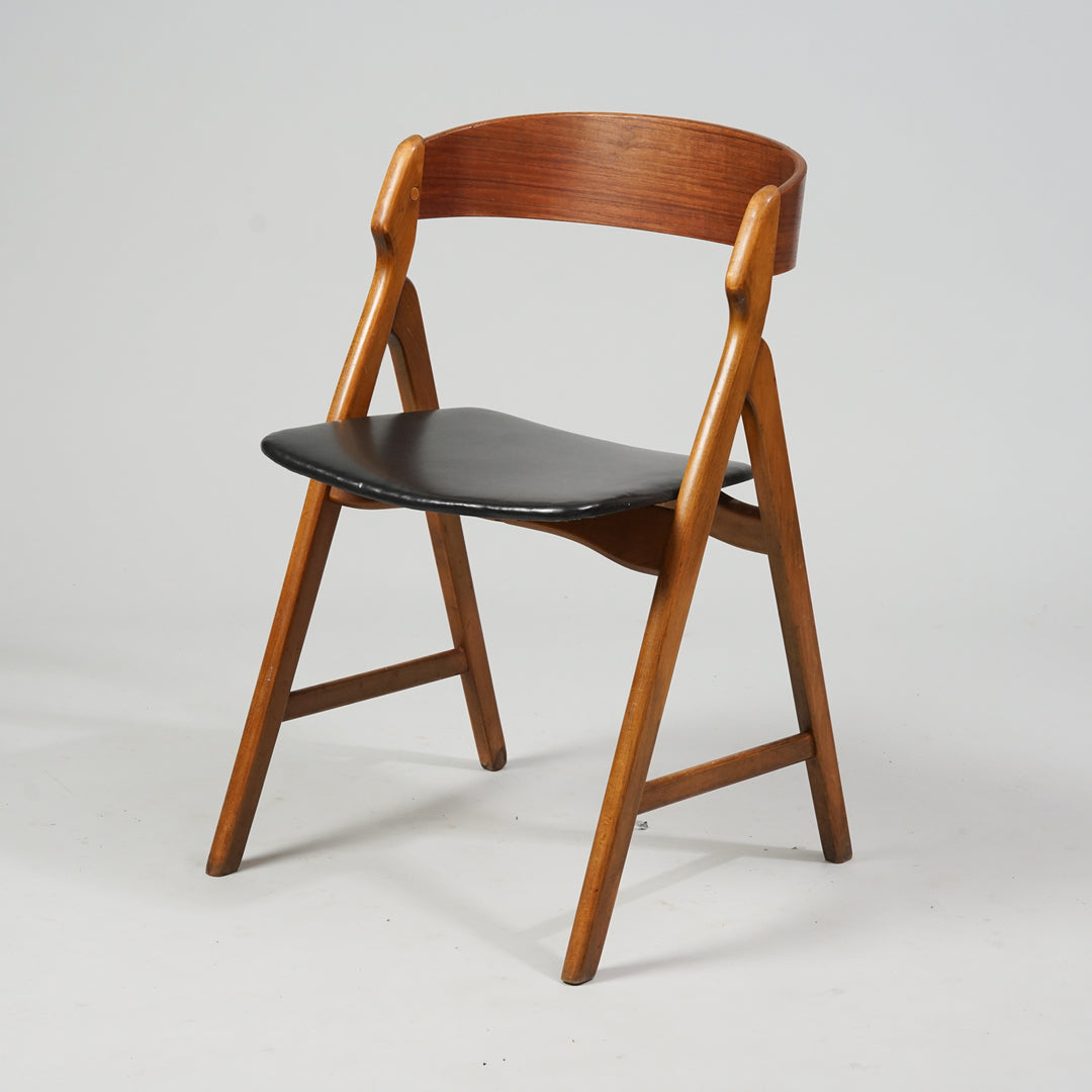 Chairs (2 pieces), Henning Kjaernulf, Denmark