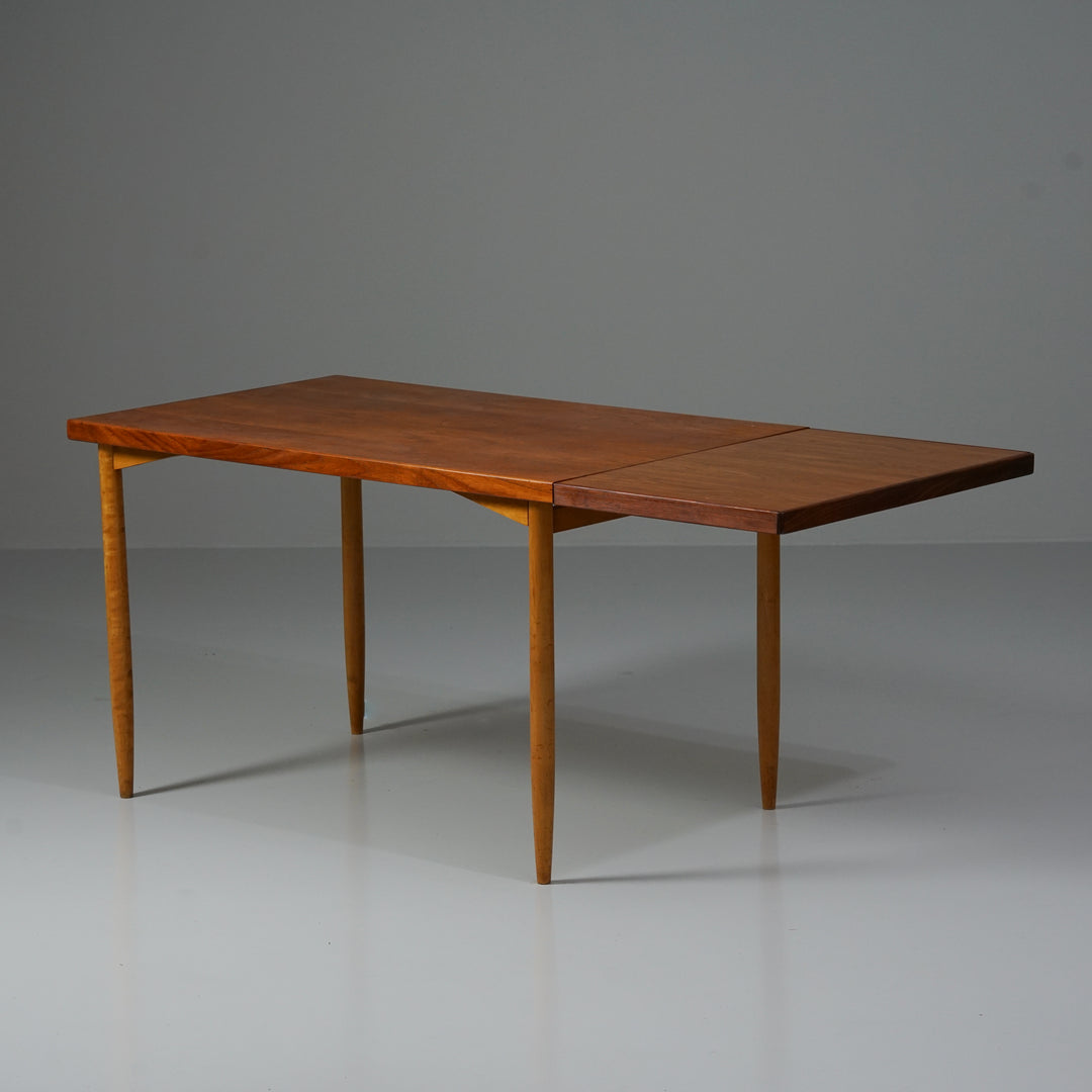 Extendable dining table, 1950/1960s