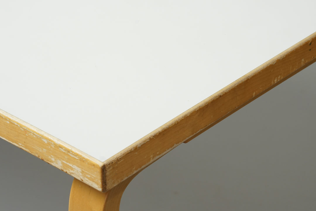Pöytä 80A (2 kpl), Alvar Aalto, Artek, 1900-luvun loppupuoli