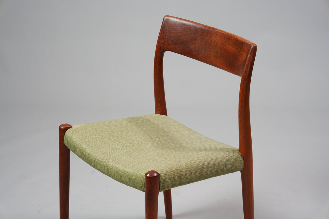 Ruokapöydän tuolit malli 77 (6 kpl setti) Niels Møller, 60-luku