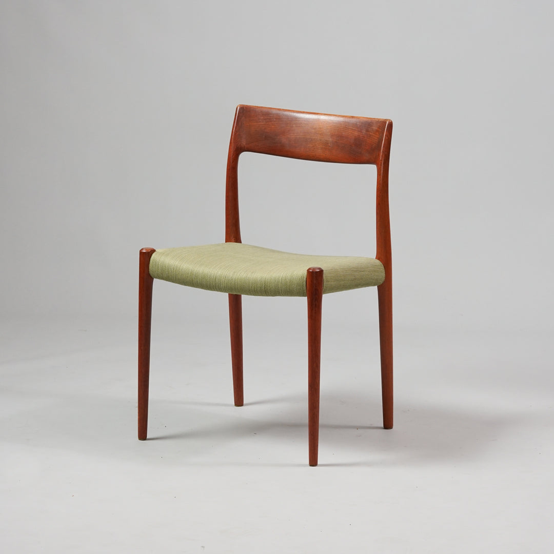 Ruokapöydän tuolit malli 77 (6 kpl setti) Niels Møller, 60-luku