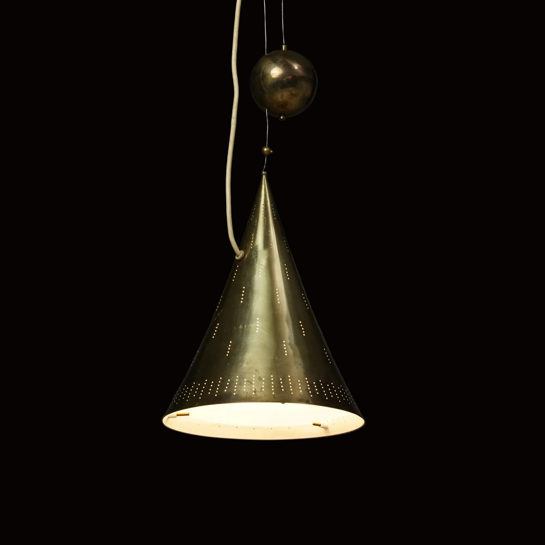 Harvinainen malli 10220 kattovalaisin, Paavo Tynell, Taito Oy, 40/50-luku