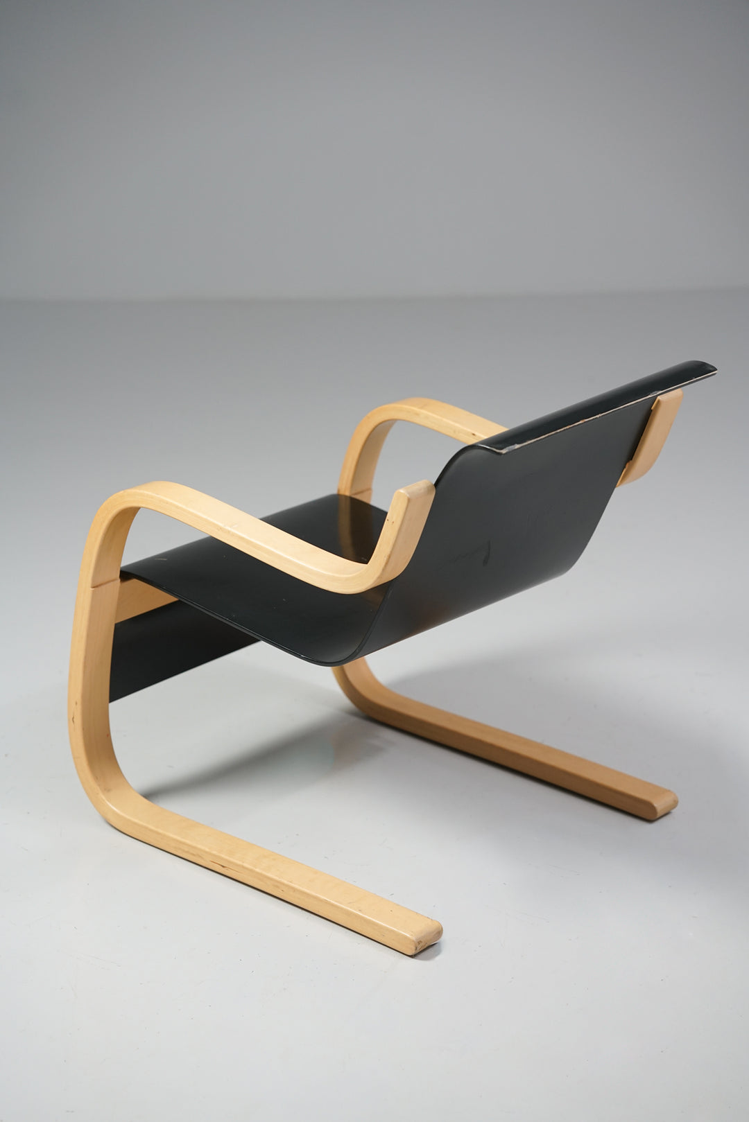 Malli 42 "Pikku Paimio" nojatuoli, Alvar Aalto, Artek, 1900-luvun loppu