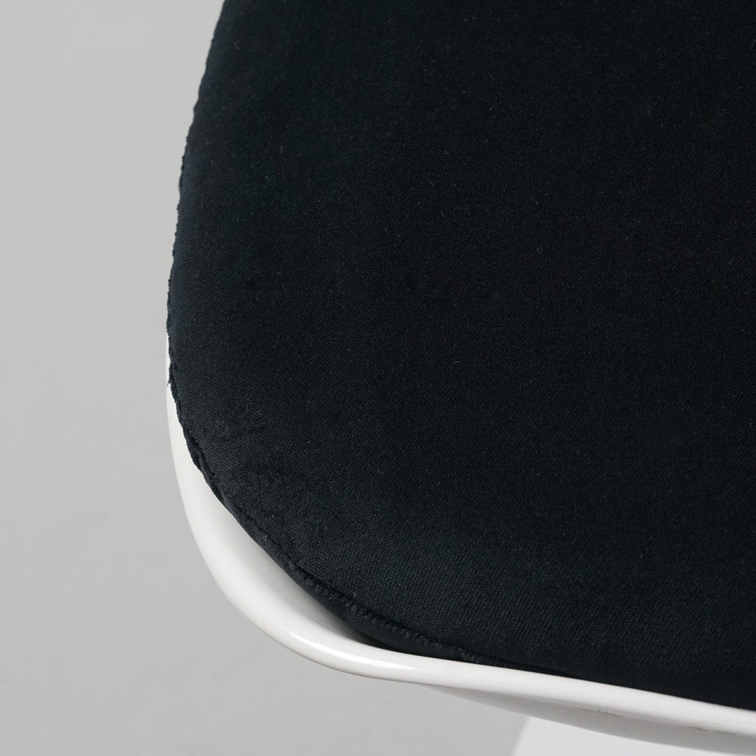 Tulppaani tuolit (6 kpl), Eero Saarinen, Knoll, 1900-luvun loppupuoli