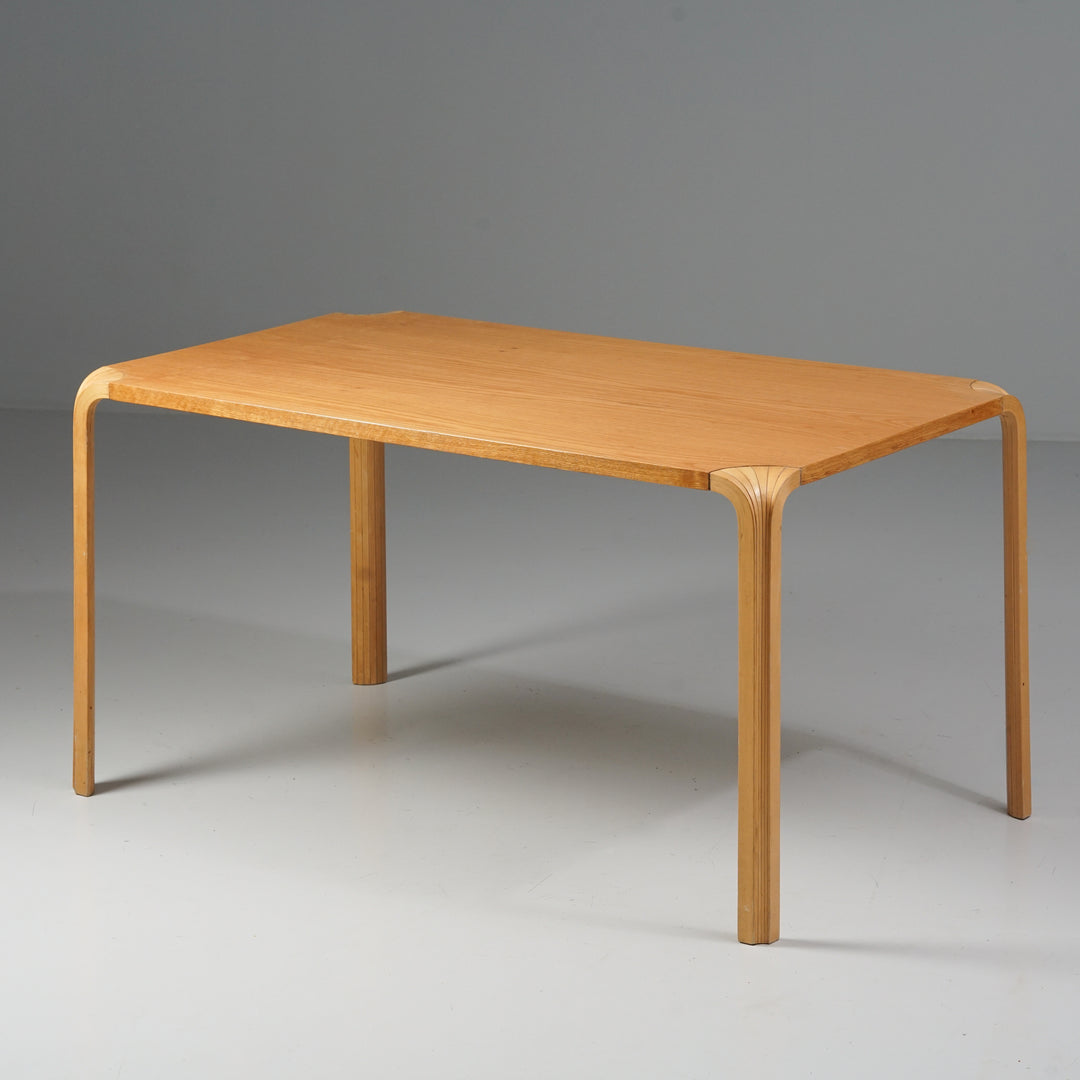 Malli X800A pöytä, Alvar Aalto, Artek, 1900-luvun puoliväli