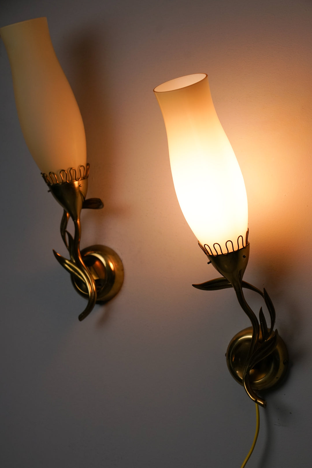 Pair of model 71020 wall lights, Mauri Almari, Idman, 1950s