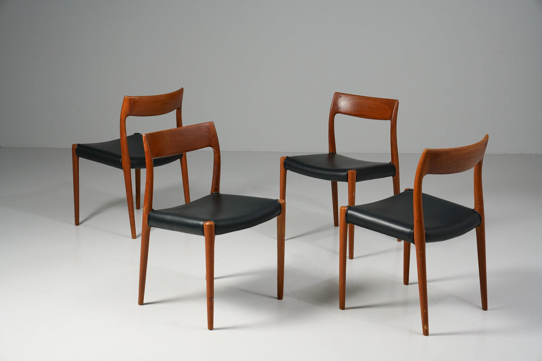 Malli 77 ruokapöydän tuolit (4 kpl), Niels Otto Møller, J.L Møllers Møbelfabrik, 60-luku