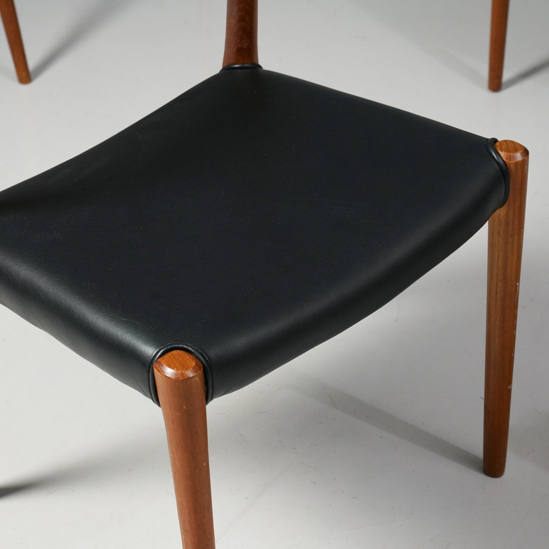 Malli 77 ruokapöydän tuolit (4 kpl), Niels Otto Møller, J.L Møllers Møbelfabrik, 60-luku