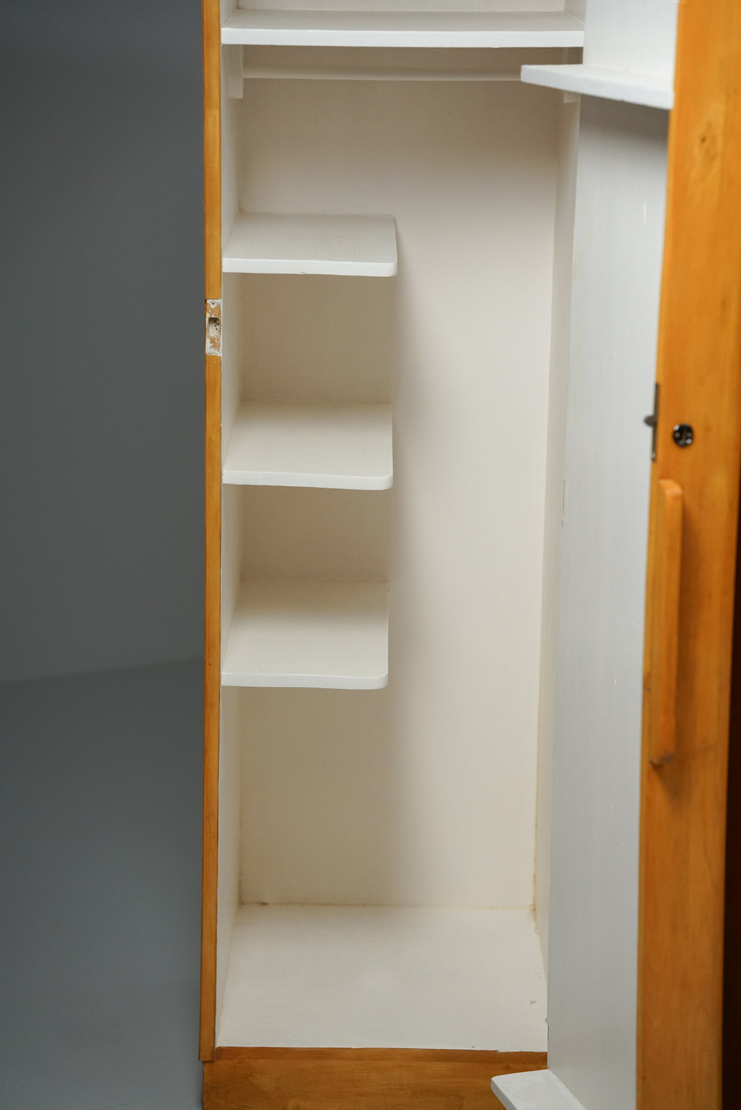 Vaatekaappi, Alvar Aalto, Oy Huonekalu- ja Rakennustyötehdas Ab, 40-luku