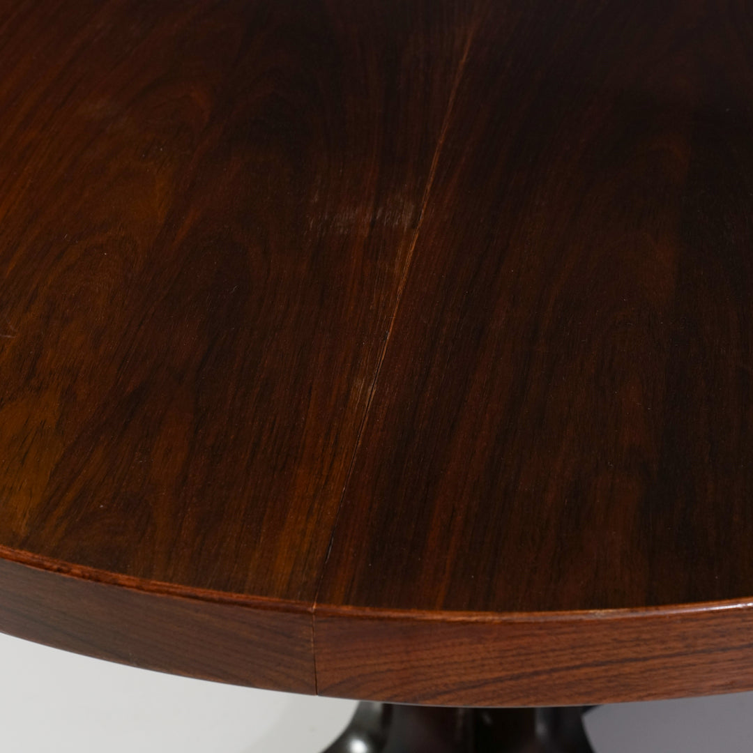 Extendable round dining table, Juul Kristensen, Denmark, 1960/1970s