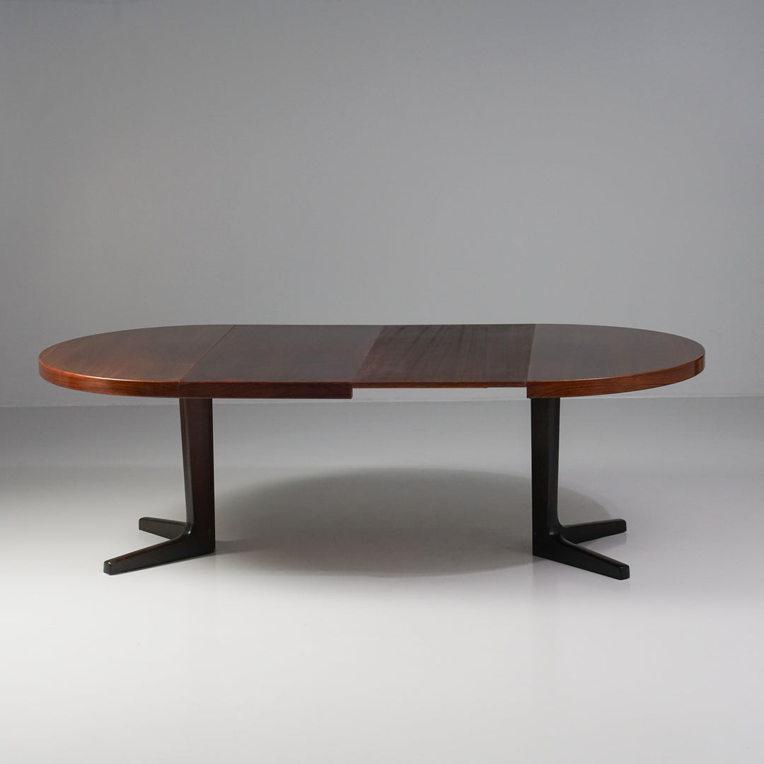 Extendable round dining table, Juul Kristensen, Denmark, 1960/1970s