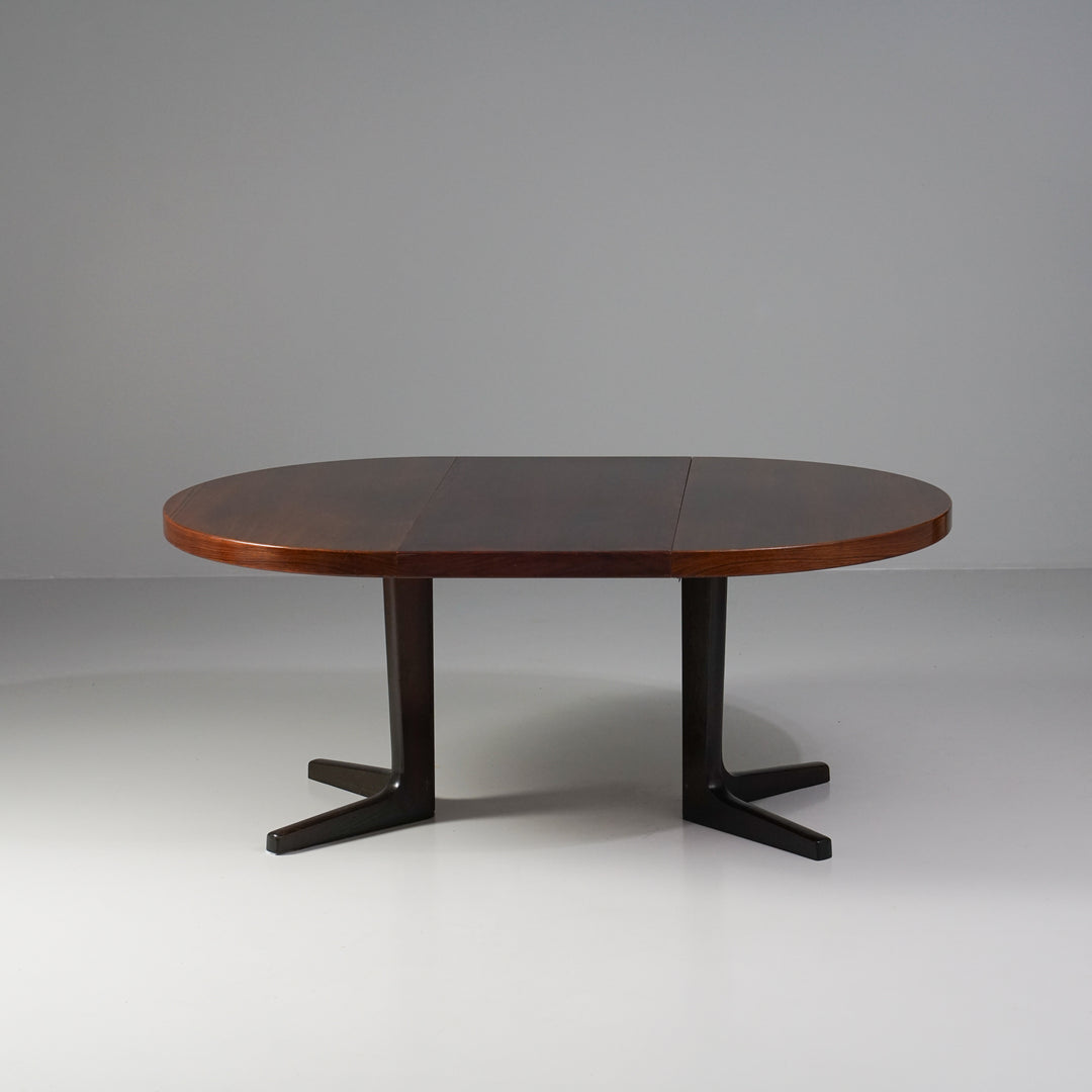 Extendable round dining table, Juul Kristensen, Denmark, 1960/1970s