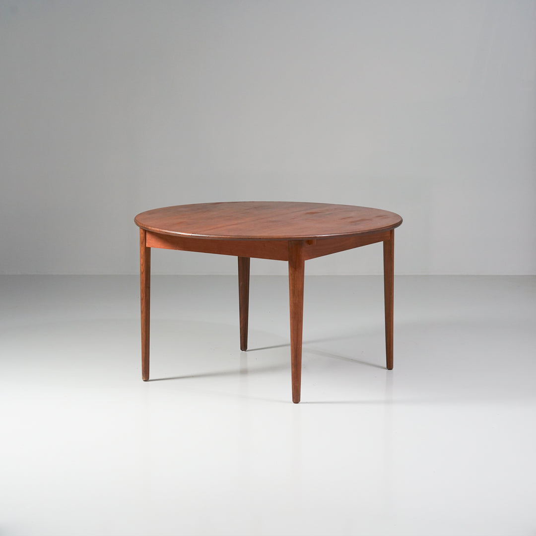 Round extendable dining table, Denmark, 1960s