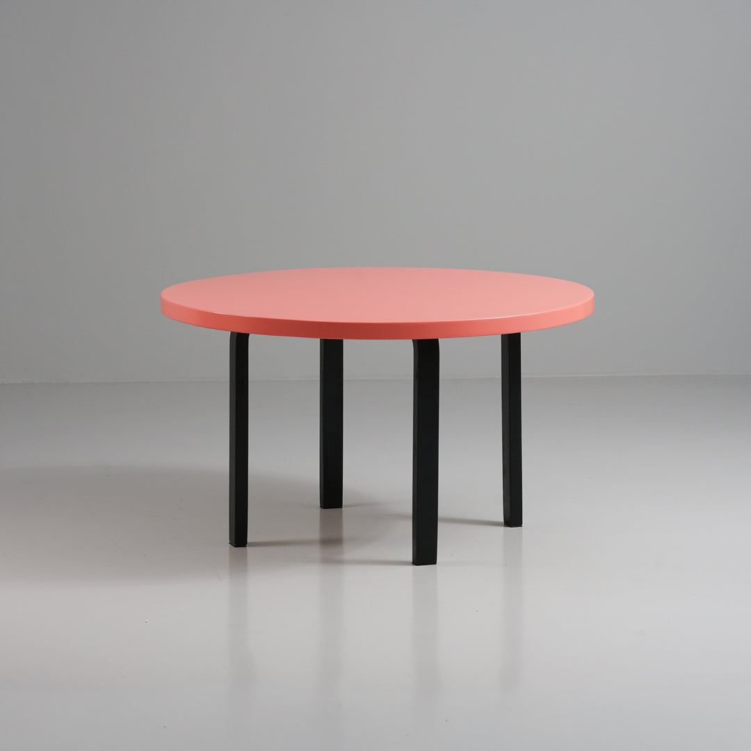 Pyöreä ruokapöytä, Alvar Aalto, Artek, 50/60-luku