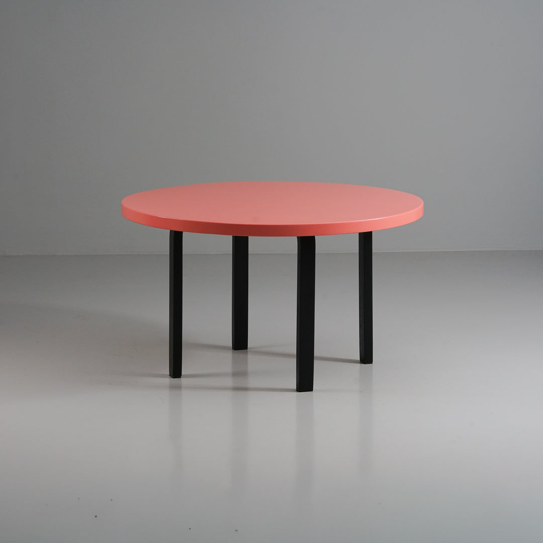 Pyöreä ruokapöytä, Alvar Aalto, Artek, 50/60-luku