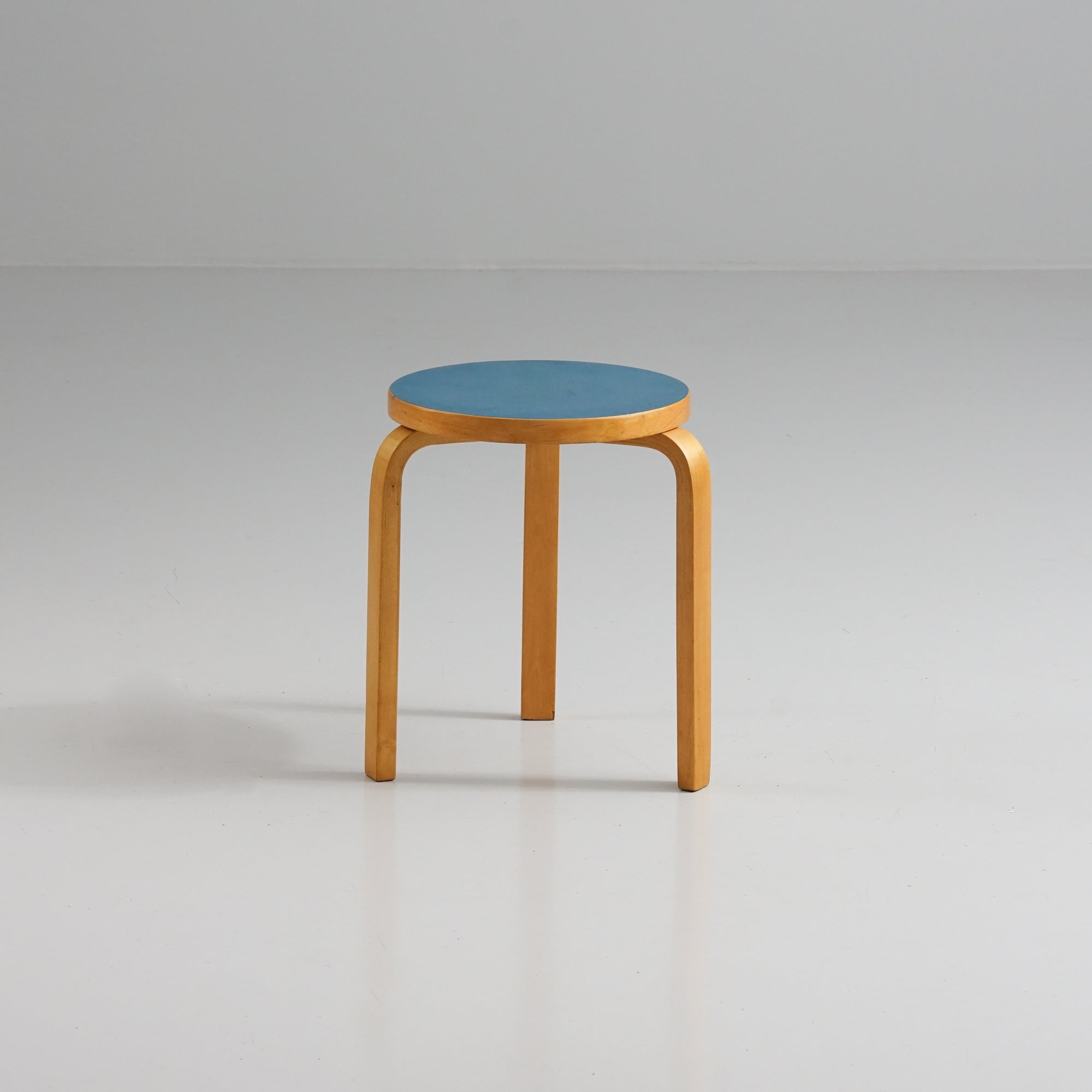 Model 60 stool, Alvar Aalto, Artek, 1950/1960s – Fargo Vintage