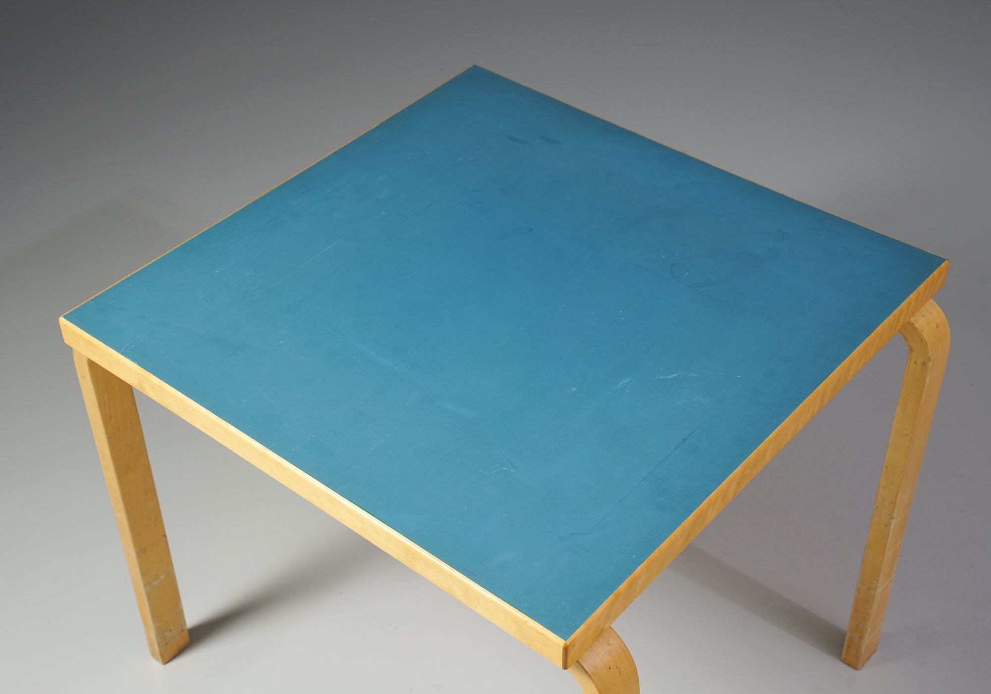 Model 81C table, Alvar Aalto, Artek, 1960s – Fargo Vintage & Design