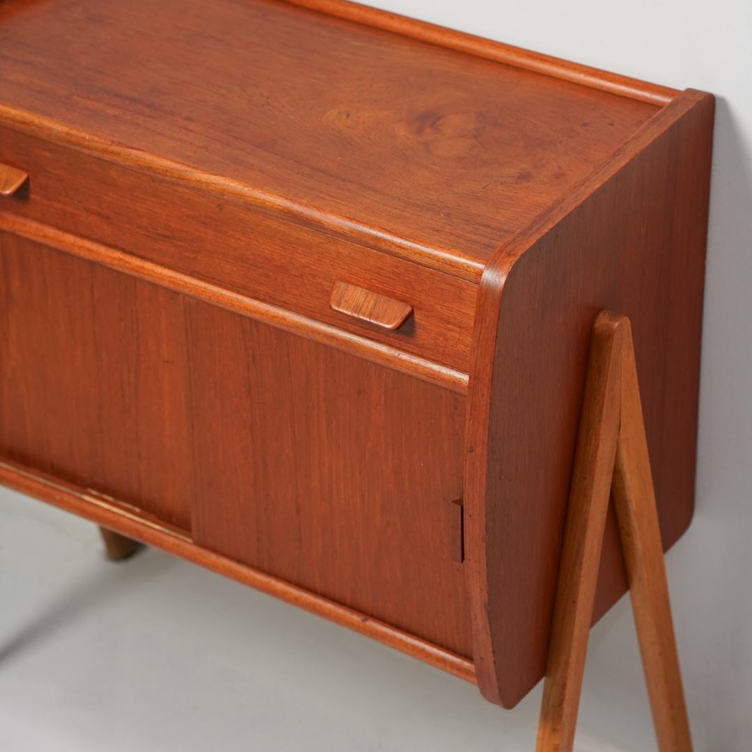 Lipasto ja peili, Tanska, 60-luku