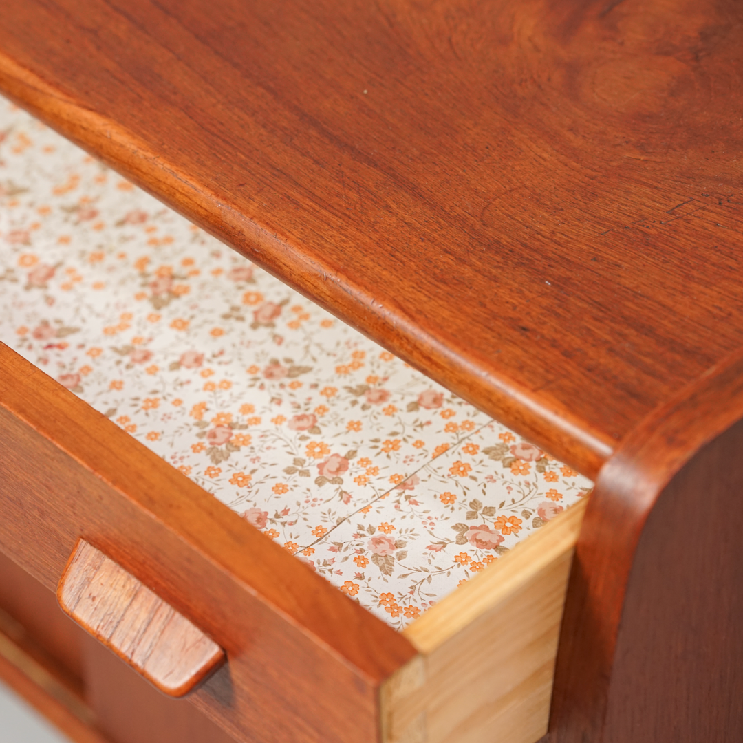 Lipasto ja peili, Tanska, 60-luku