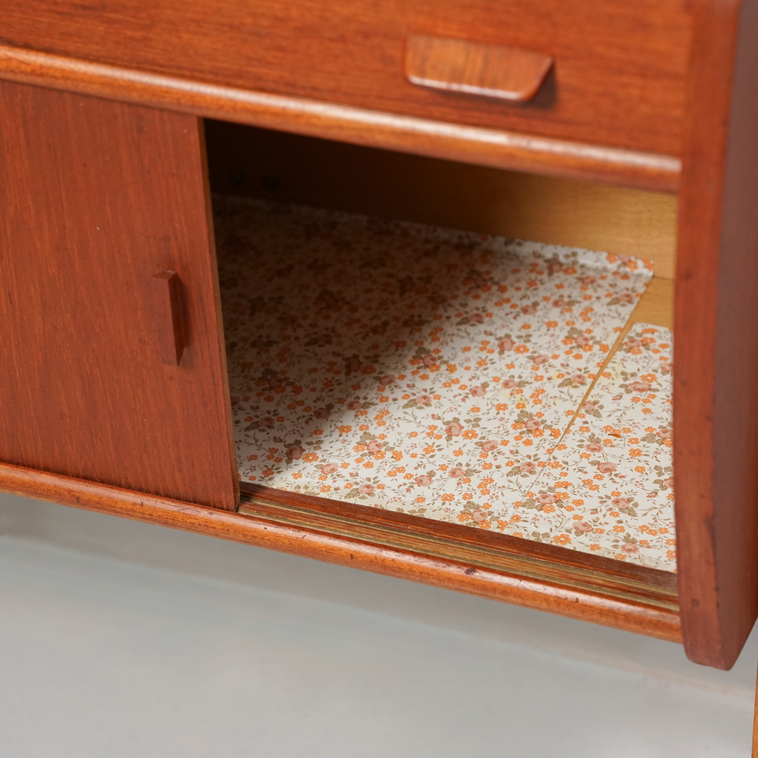 Lipasto ja peili, Tanska, 60-luku