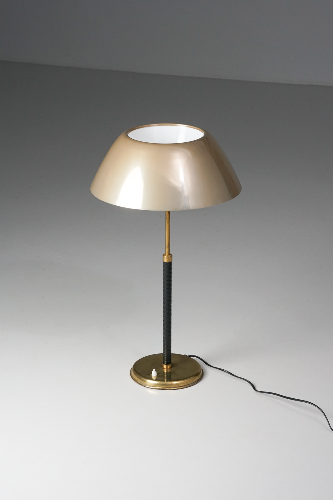 Harvinainen malli "Ihanne" pöytävalaisin, Lisa Johansson-Pape, Orno, 1900-luvun puoliväli