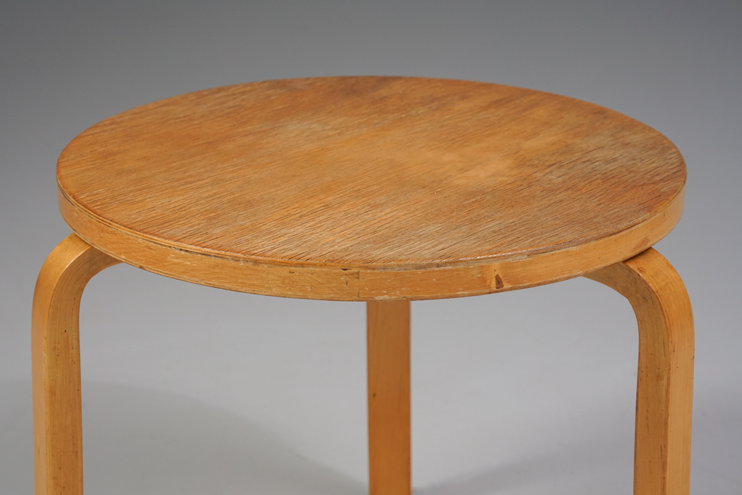 Malli 70 sivupöytä, Alvar Aalto, Oy Huonekalu- ja Rakennustyötehdas Ab, 40/50-luku