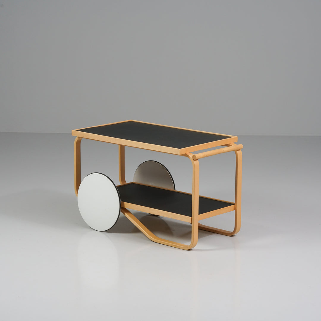 Tarjoiluvaunu malli 901, Alvar Aalto, Artek, 80/90-luku