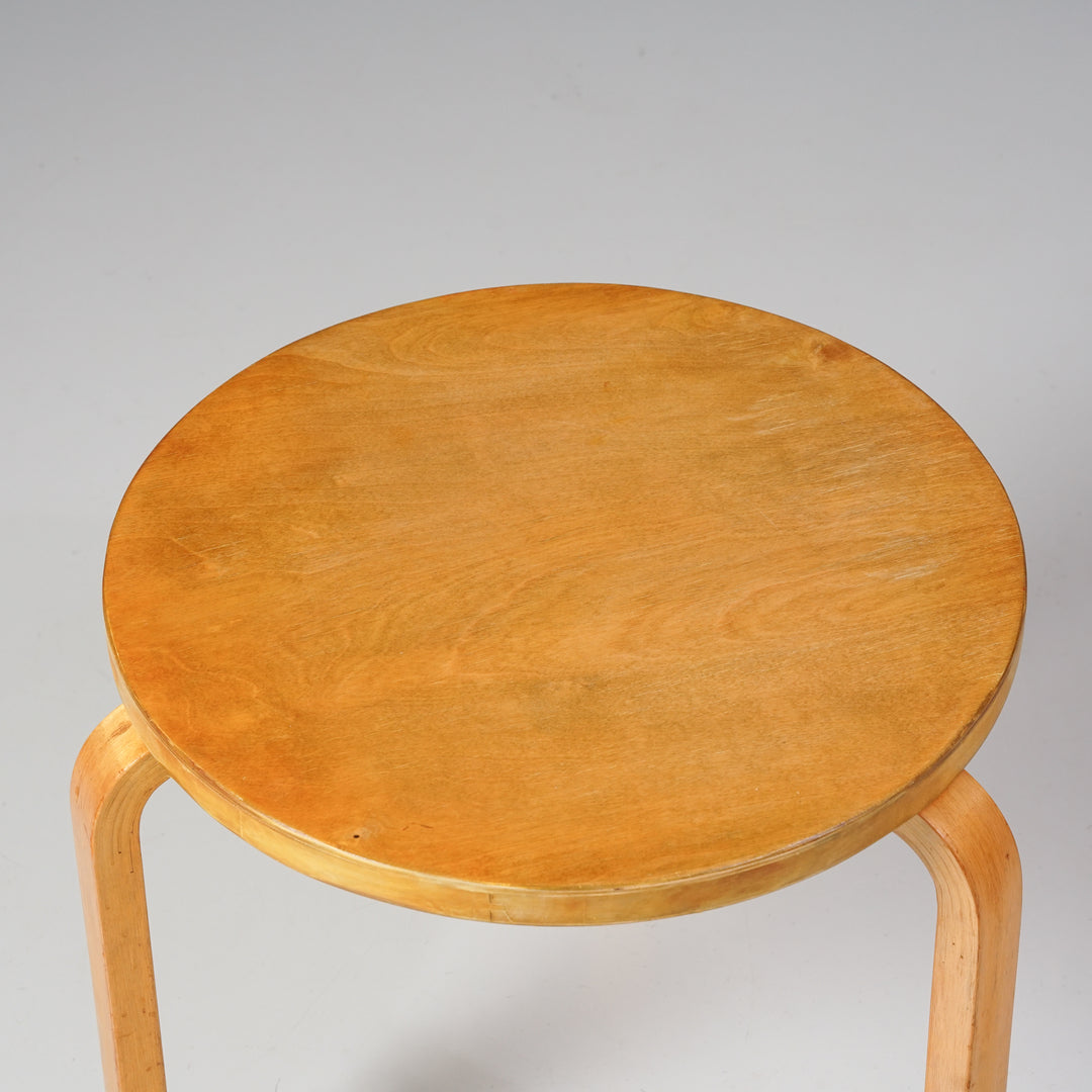 Malli 90D sivupöytä, Alvar Aalto, Oy Huonekalu- ja Rakennustyötehdas Ab, 40/50-luku