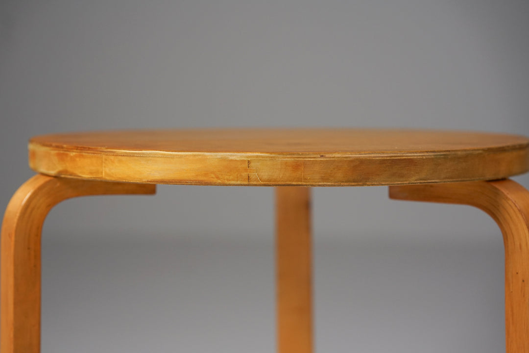 Malli 90D sivupöytä, Alvar Aalto, Oy Huonekalu- ja Rakennustyötehdas Ab, 40/50-luku