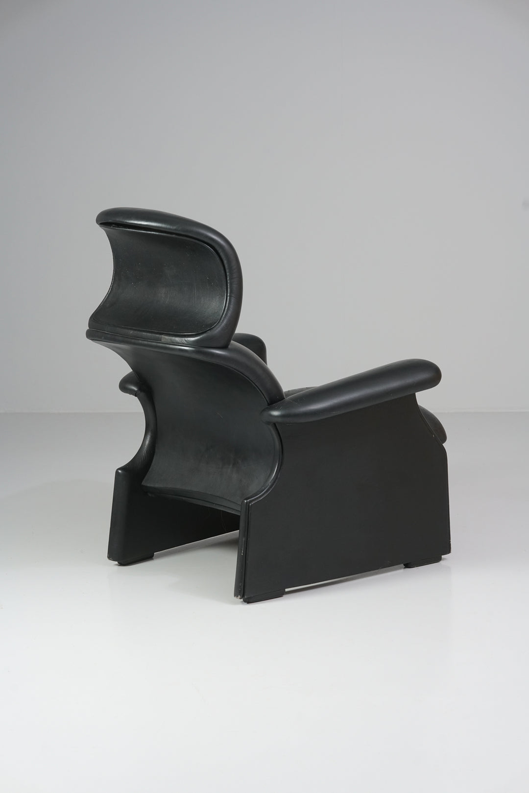 Malli Viscontea nojatuoli, Achille Castiglioni & Pier Giacomo Castiglioni, Studio Simon, Italia, 60-luku