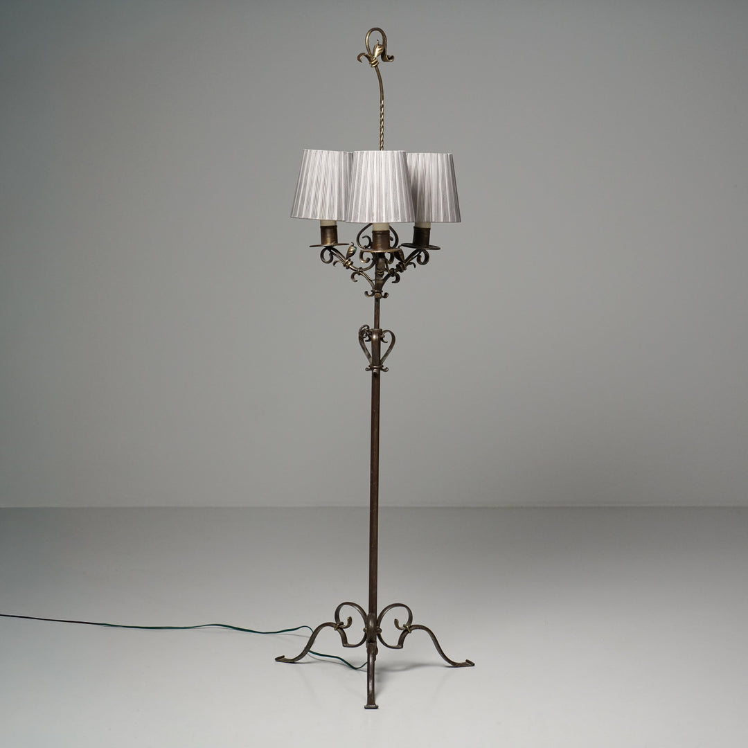 Malli 812 lattiavalaisin, Taidetakomo Hakkarainen, 1900-luvun alku