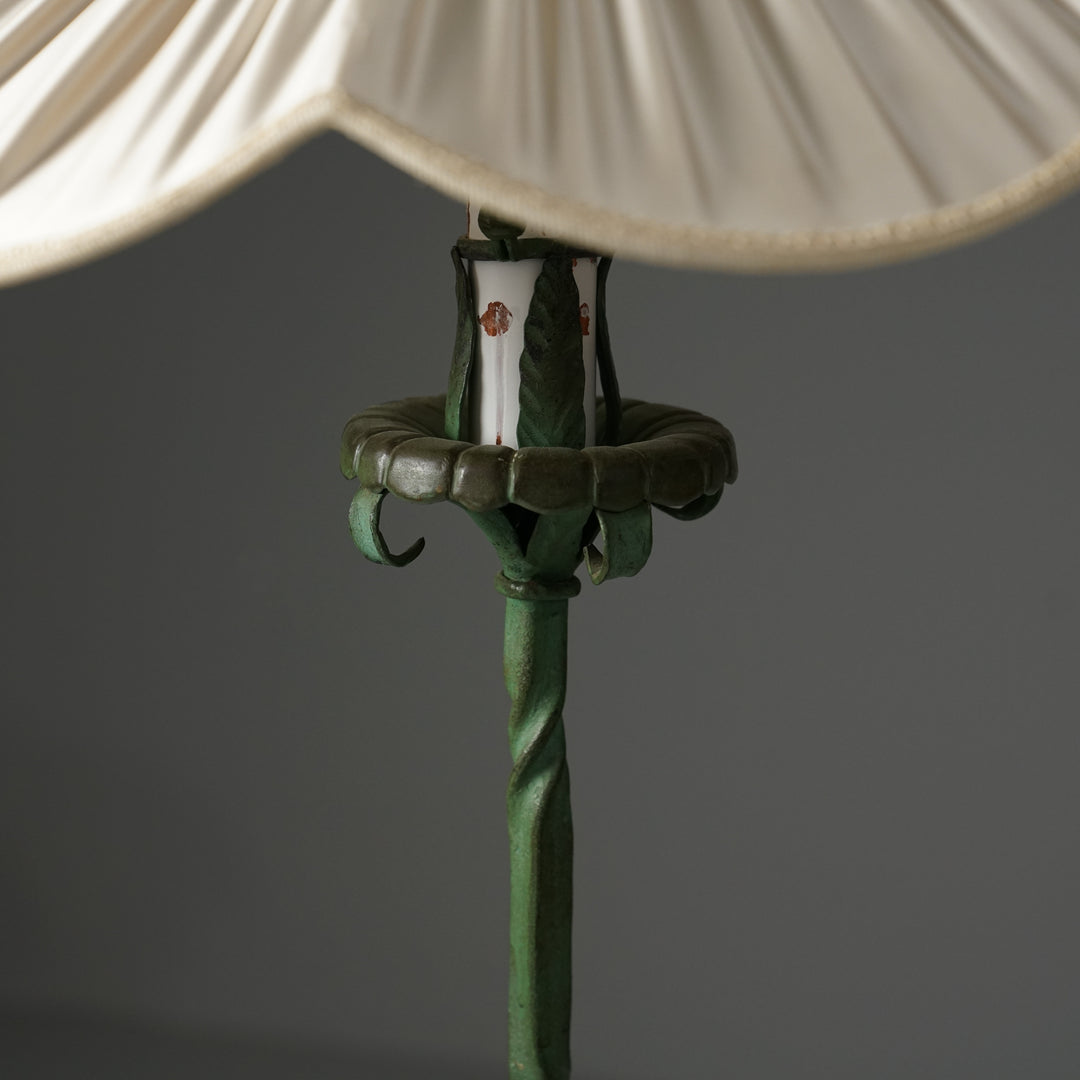 Malli 811 lattiavalaisin, Taidetakomo Hakkarainen, 1900 luvun alku